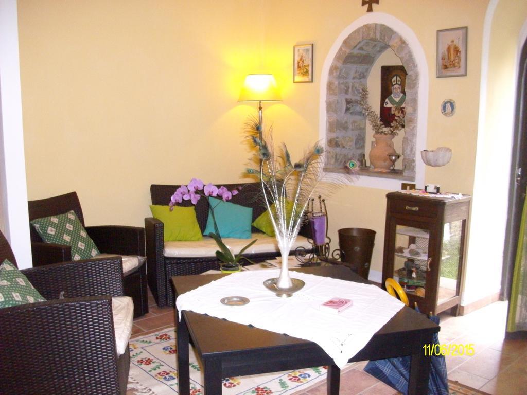 B&B San Nicola Serramazzoni Exterior photo