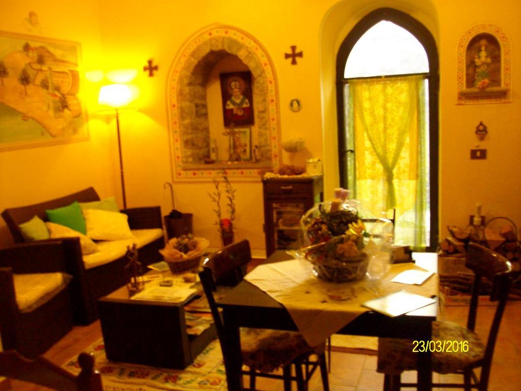 B&B San Nicola Serramazzoni Exterior photo