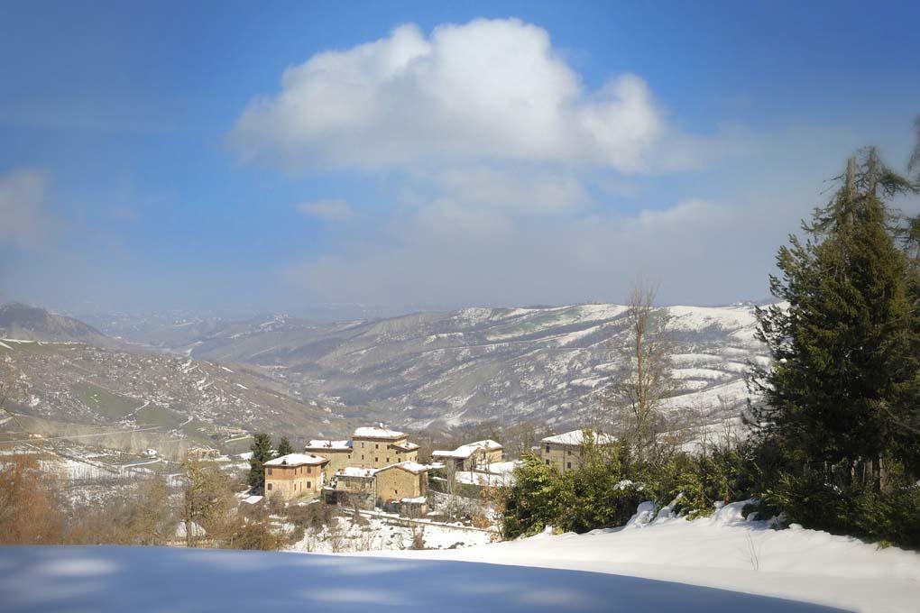 B&B San Nicola Serramazzoni Exterior photo